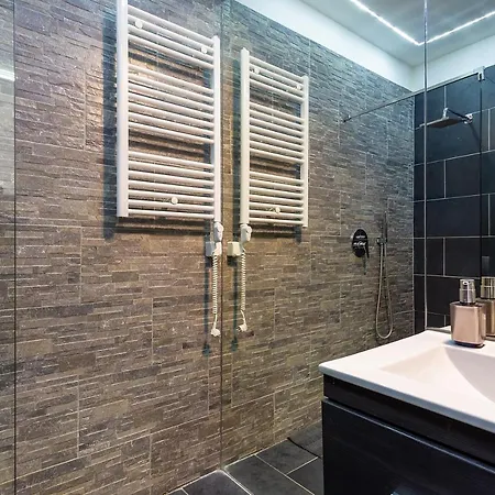 Goldcentral Akacfa * Будапешт