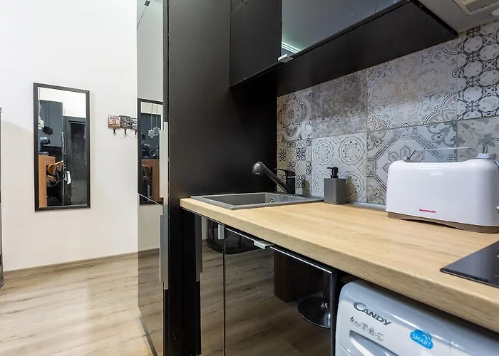 Goldcentral Akacfa Apartment