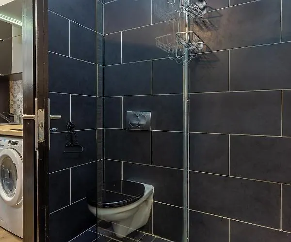 Goldcentral Akacfa Apartment Budapest