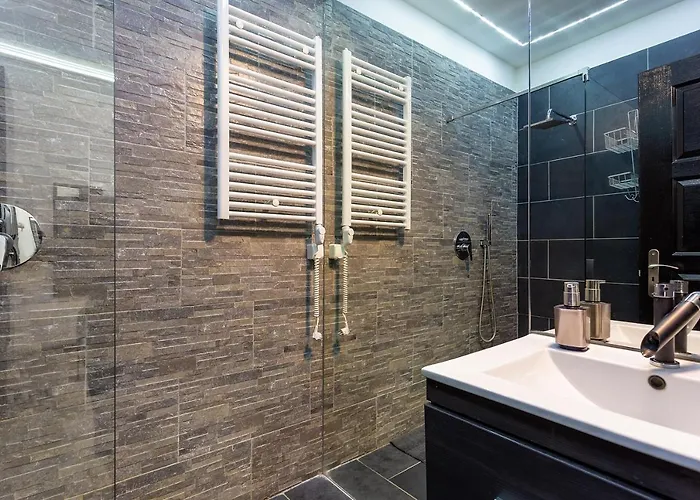 Goldcentral Akacfa * Budapesta