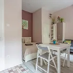Goldcentral Akacfa Budapest