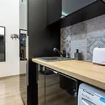 Goldcentral Akacfa Apartamento